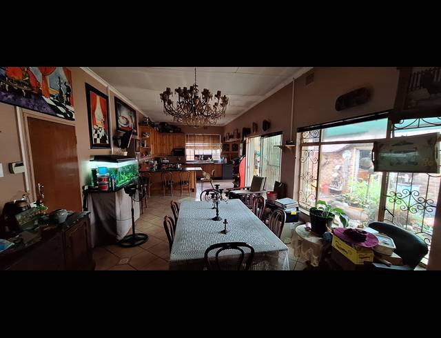 4 bed property for sale in CAPITAL PARK